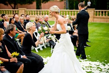 Honoring parents in wedding ceremony